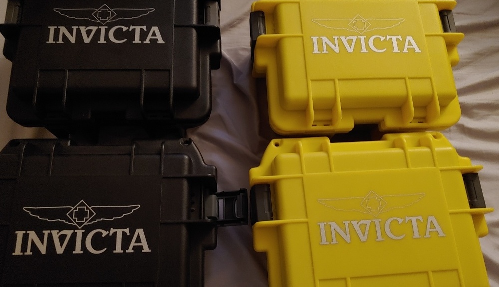 4--------Invicta 3 slot watch cases